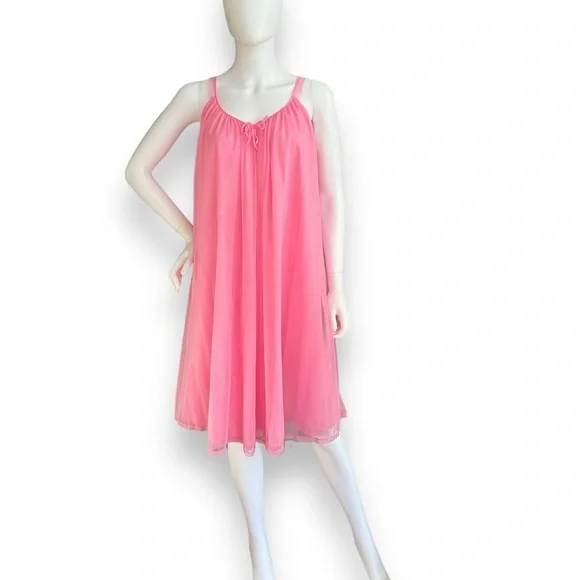 Vintage 1960s Virginia Wallace Bubblegum Pink Peignoir Set